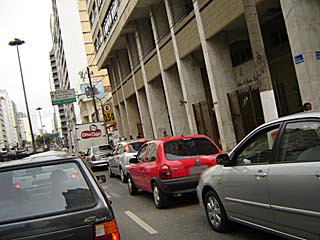 Carros na Avnida Rio Branco