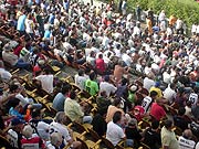 Foto de torcedores assistindo ao jogo enmtre Tupi e Democratas de Sete Lagoas