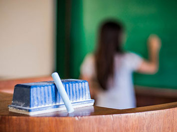 UFJF lan&ccedil;a editais para 15 vagas de professores substitutos