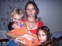 foto de Jacqueline e os filhos