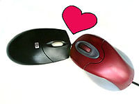 dois mouses e um coração, indicando um amor virtual