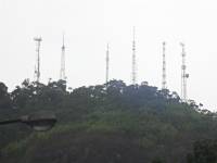 Foto de antenas no Morro do Cristo