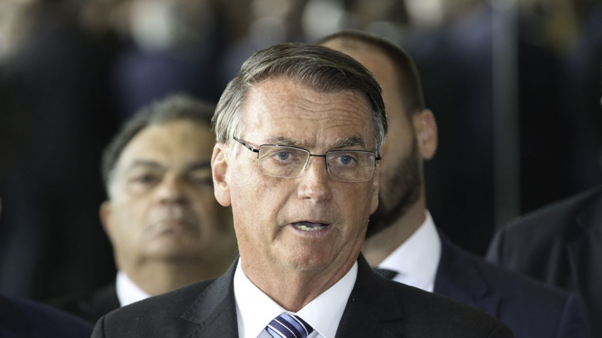 TSE pode tornar Bolsonaro inelegível, mas prisão é vista como improvável - Juiz de Fora/MG