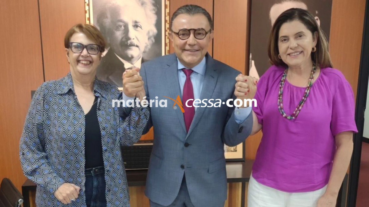 Da esquerda para a direita: prefeita Margarida Salomão, presidente do PSB Carlos Siqueira e a secretária nacional de finanças do PT Gleide Andrade.