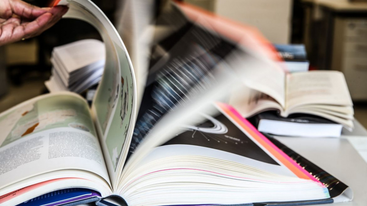 Feira do Livro da Unesp oferece publica&ccedil;&otilde;es com 50% de desconto