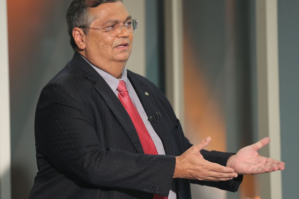 Dino manda PF investigar novas irregularidades em emendas Pix