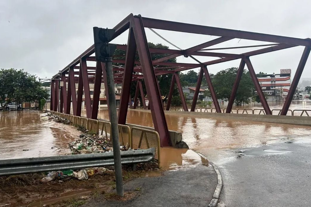 Equipes federais refor&ccedil;am atendimento a afetados por chuva em MG