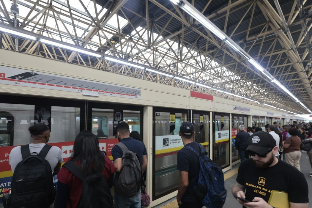 Governo de SP diz que n&atilde;o haver&aacute; demiss&otilde;es de funcion&aacute;rios da CPTM