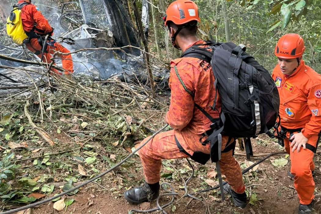 Justi&ccedil;a autoriza crema&ccedil;&atilde;o de v&iacute;timas de queda de helic&oacute;ptero no Rio