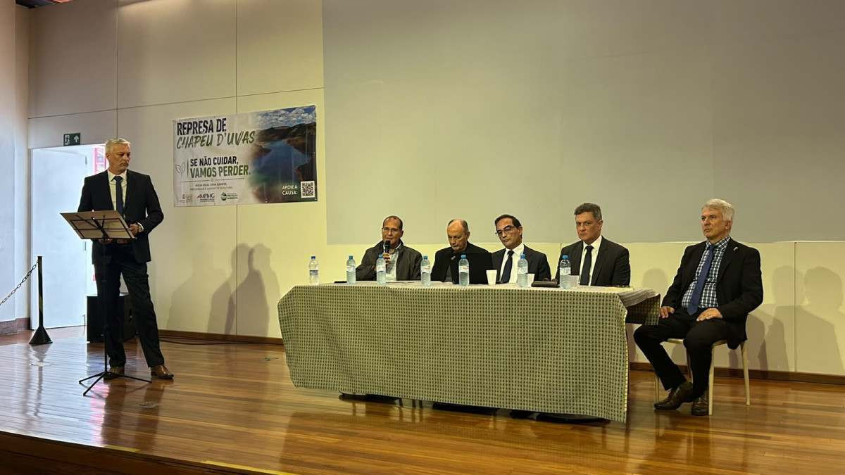 Coletiva de Imprensa sobre a Represa de Chap&eacute;u  D&acute;uvas