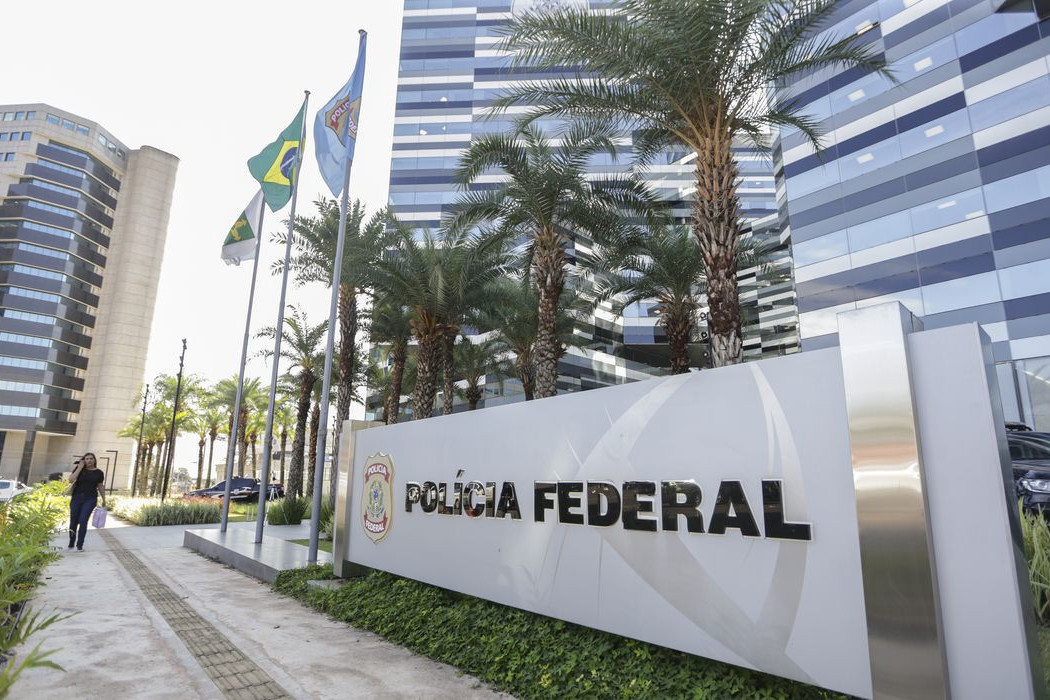 PF envia a Gilmar e Zanin &iacute;ntegra de material do celular de Vorcaro
