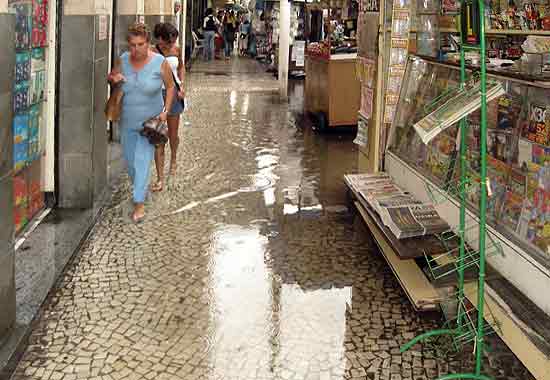 Foto: ACESSA.com Foto de vaga na rua
