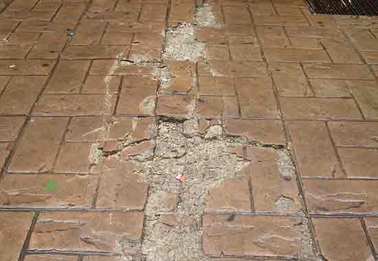 Foto arquivo: ACESSA.com Foto de um buraco na rua S?o Jo?o