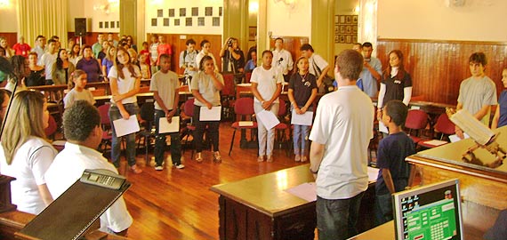 foto dos vereadores-mirins na C&acirc;mara