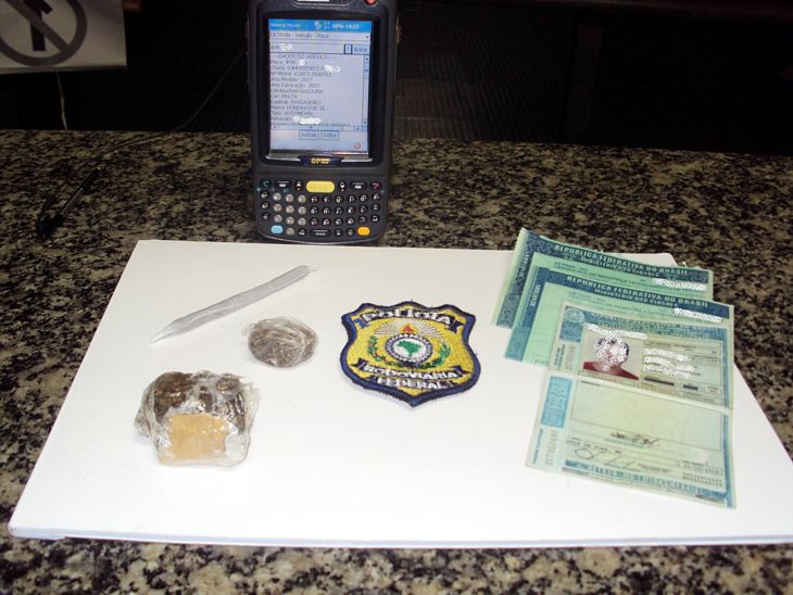 Foto: Divulgação PRF Material apreendido