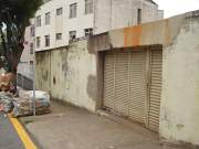 Foto da garagem do comerciante Carlos Peixoto que reclama da instala??o de um
ponto de ?nibus em frente ao local