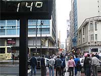 Foto de um term&ocirc;metro marcando 14 graus