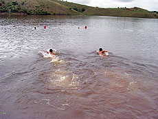 Foto da fila para pegar segunda via