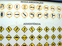 Foto de sinaliza??o de tr?nsito