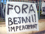 Foto de uma faixa Fora Bejani Impeachment