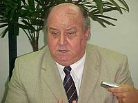 Foto de Florival Xavier de perfil