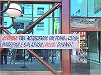 Foto a faixa do movimento