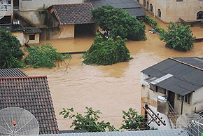 Foto da enchente em Manhua?u