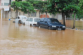 Foto da enchente em Manhua?u