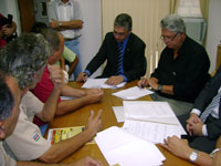 Foto da reunião na Promotoria de Defesa do Consumidor