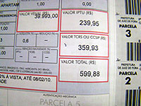 Foto do carnê do IPTU