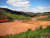 Aterro Sanit&aacute;rio