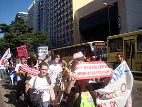 estudantes protestam na Rio Branco