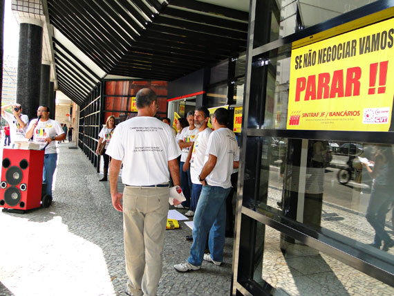 Foto da manifestação dos bancários