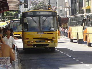 Ônibus na avenida Rio Branco