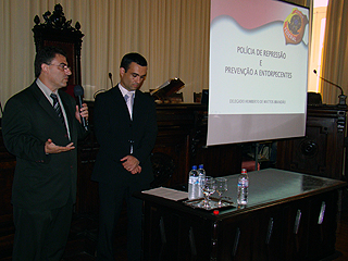 Foto: ACESSA.com Foto dos delegados na Câmara