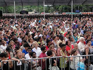 Foto das pessoas no sorteio