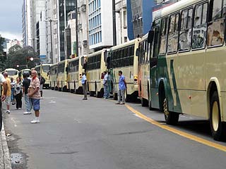 Ônibus parados na Rio Branco