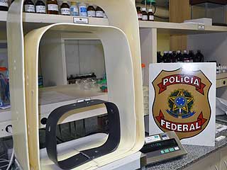 Foto: Departamento de Polícia Federal de Pernambuco Mala apreendida pela Polícia Federal