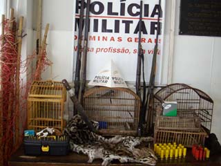 Foto: Assessoria de Comunicação Social da 4ª RPM Foto de objetos apreendidos