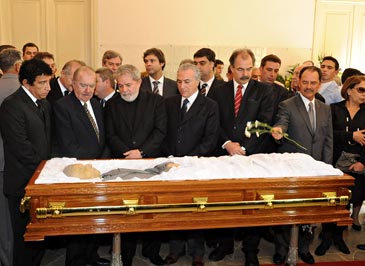 Políticos no velório de Itamar