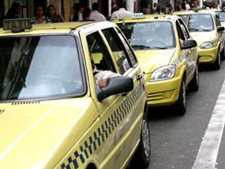 Táxis na rua