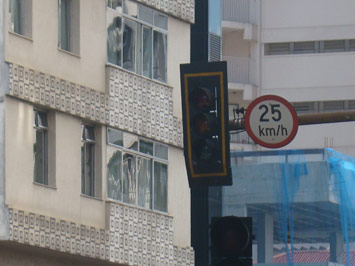 Sinais de tr&acirc;nsito