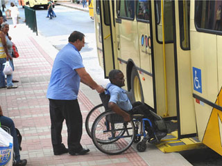 &Ocirc;nibus adaptado