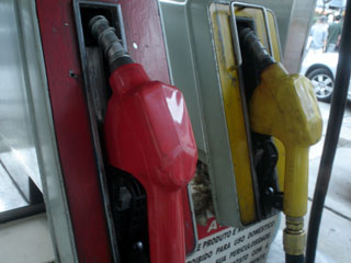 Foto: Arquivo/ACESSA.com Foto de bomba de combustível