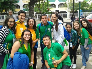 Jovens Mission&aacute;rios