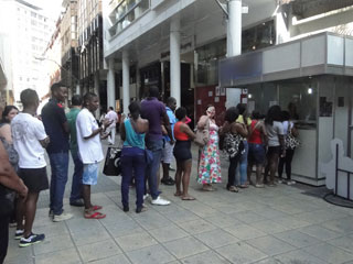 Foto: ACESSA.com Cancelamento do show do cantor Mumuzinho