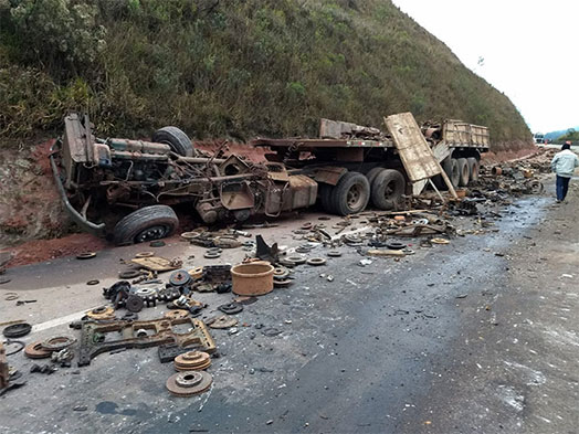 Acidente Causa Interdi o De Trecho Na BR 040 Em Oliveira Fortes Juiz De Fora MG