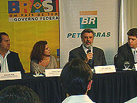 Coletiva com a imprensa