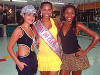 Professora de samba e alunas