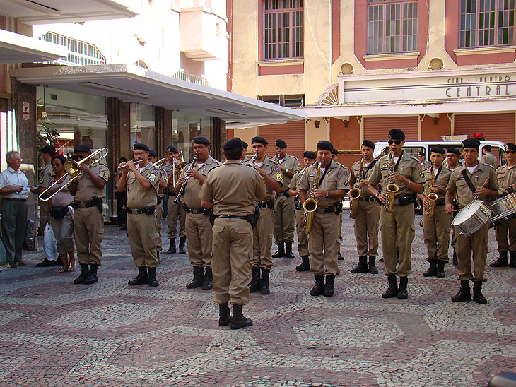 Polícia Militar apresenta a Cantata de Natal 
